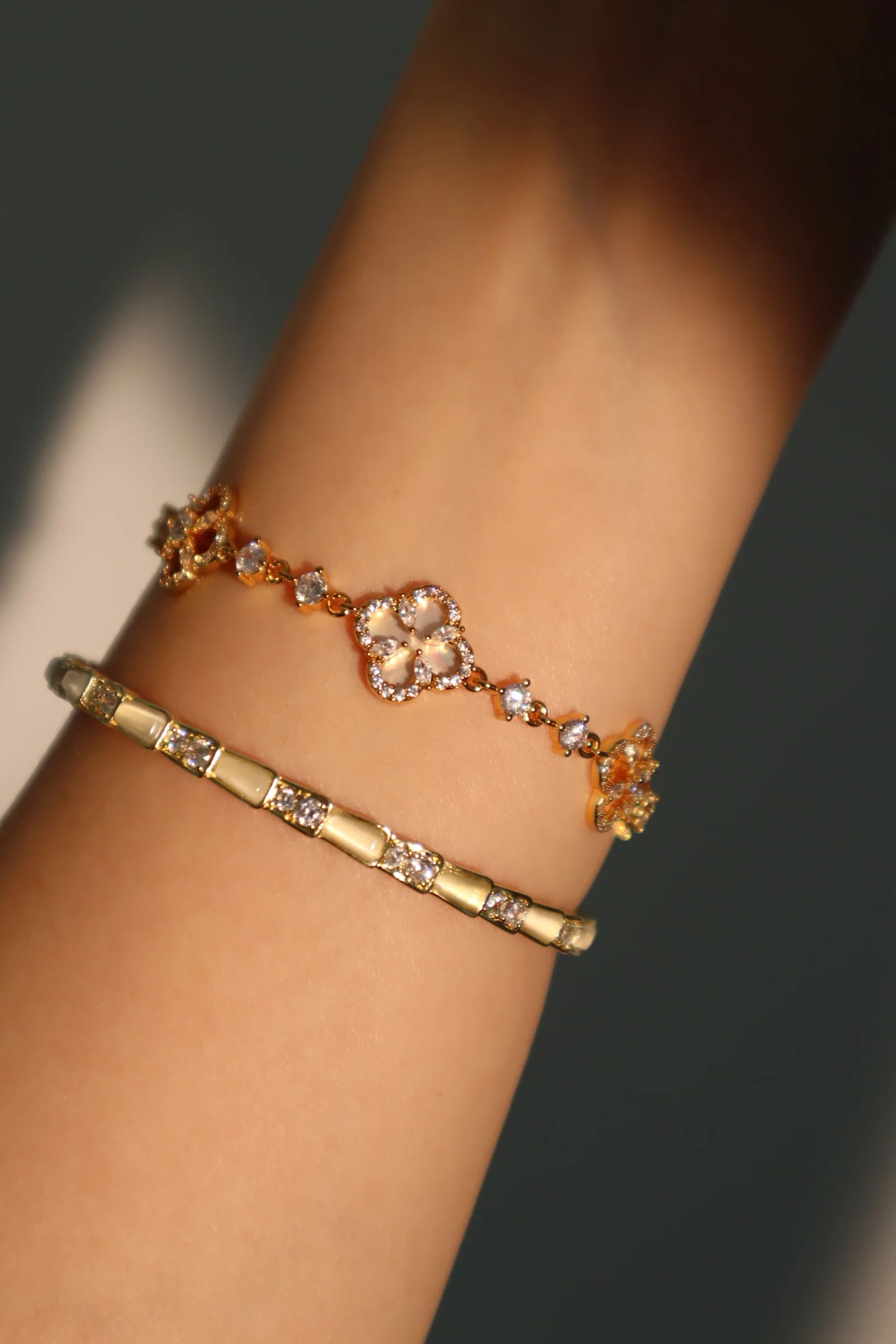 14K Real Gold Plated Lucky Leaf Shell Pearls Bracelet - Image 4