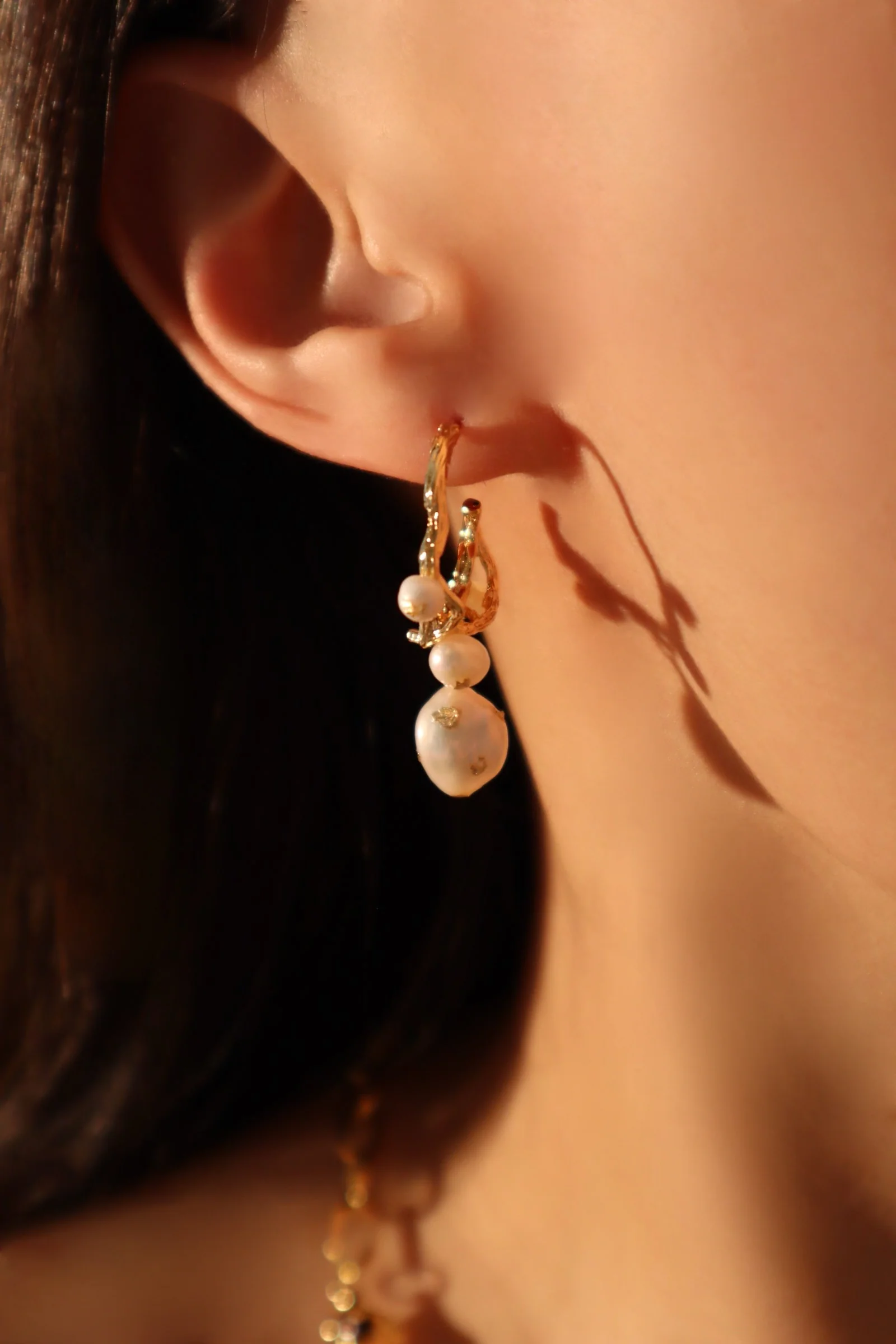 18K Real Gold Foil Pearl Hoop Earrings - Image 3