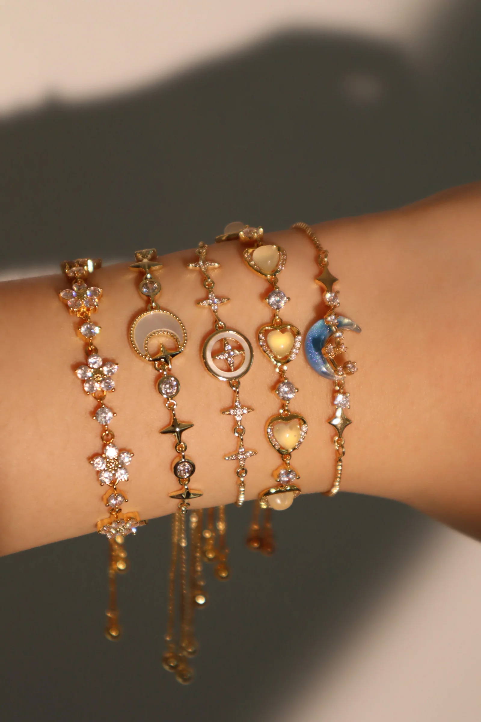 18K Real Gold Plated Moonlight Glowing Heart Bracelet - Image 6