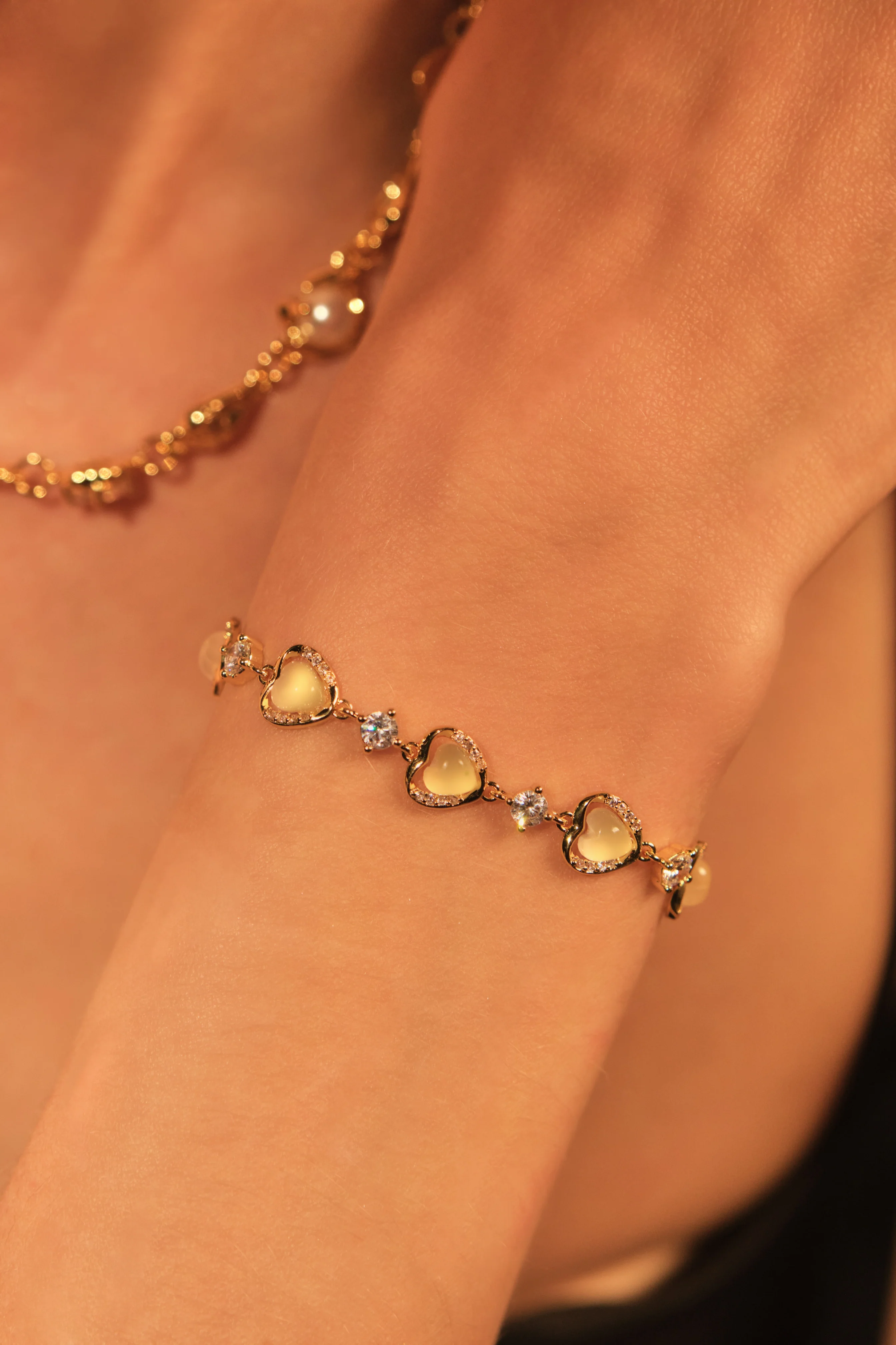 18K Real Gold Plated Moonlight Glowing Heart Bracelet - Image 9