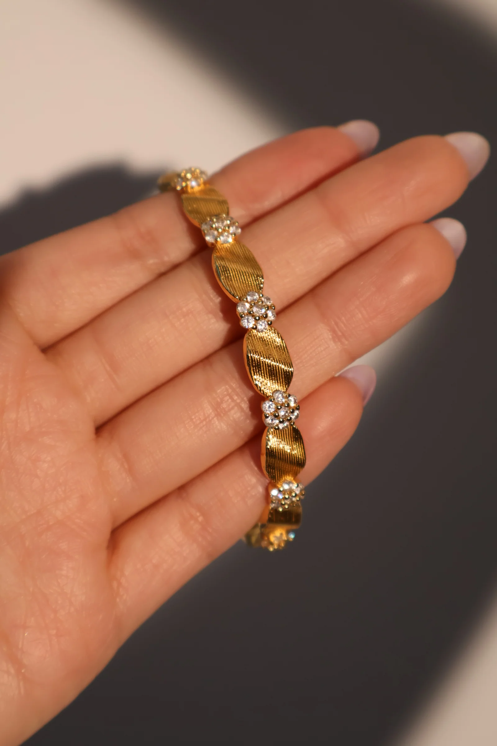 20K Real Gold Plated Diamond Flower Bracelet - Image 4