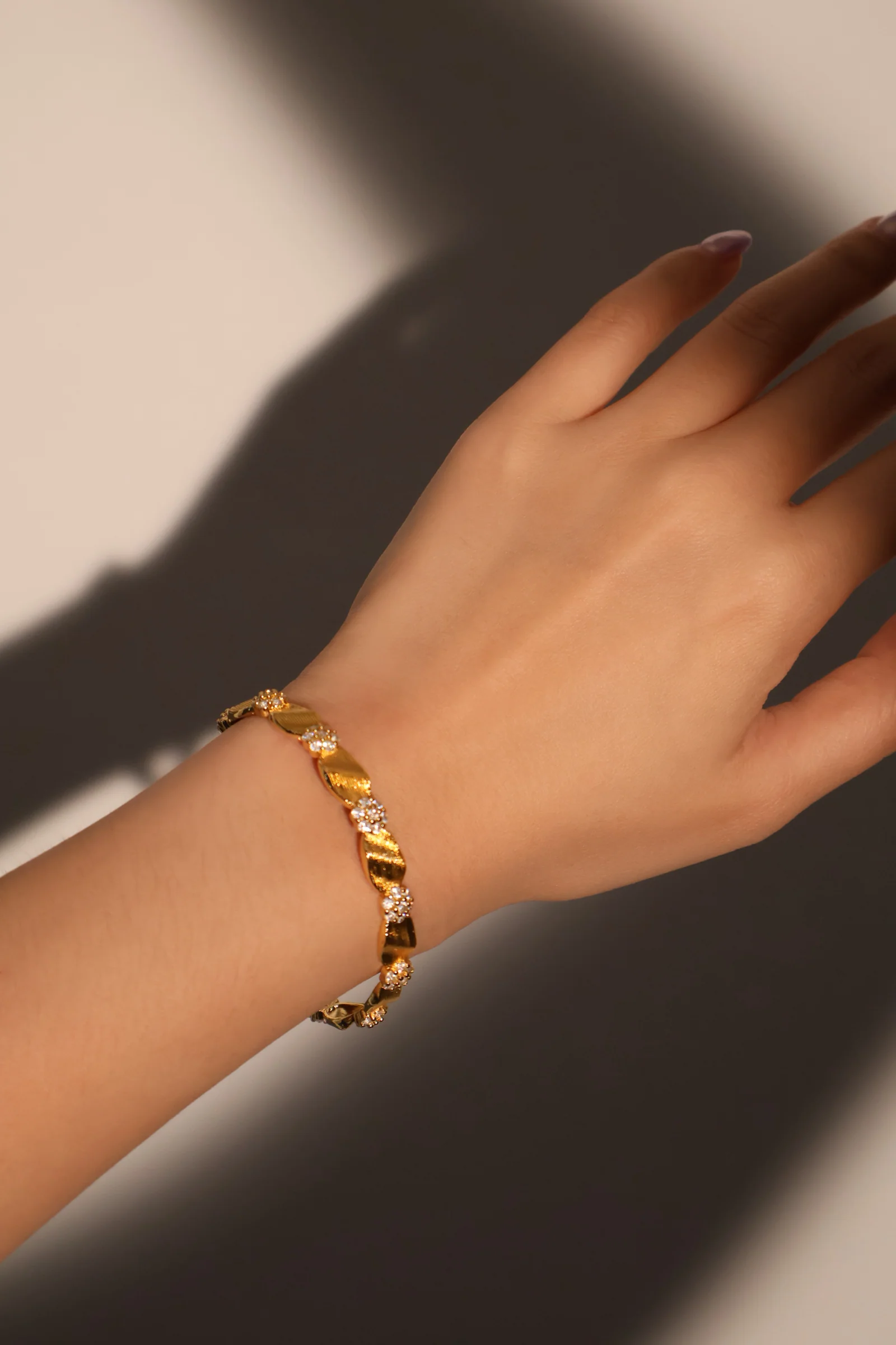 20K Real Gold Plated Diamond Flower Bracelet - Image 6