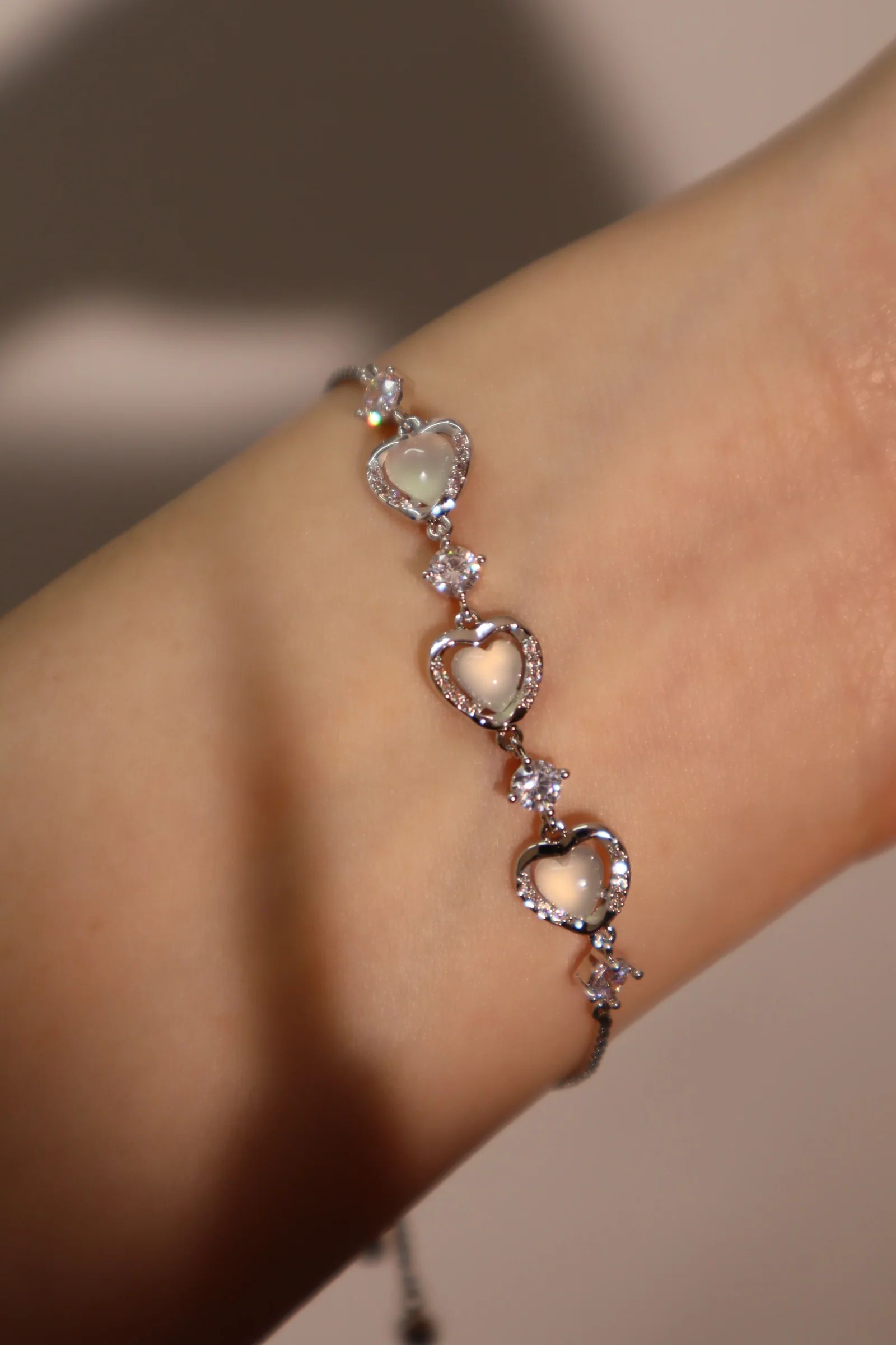 Palladium White Gold Plated Moonlight Glowing Heart Bracelet - Image 4
